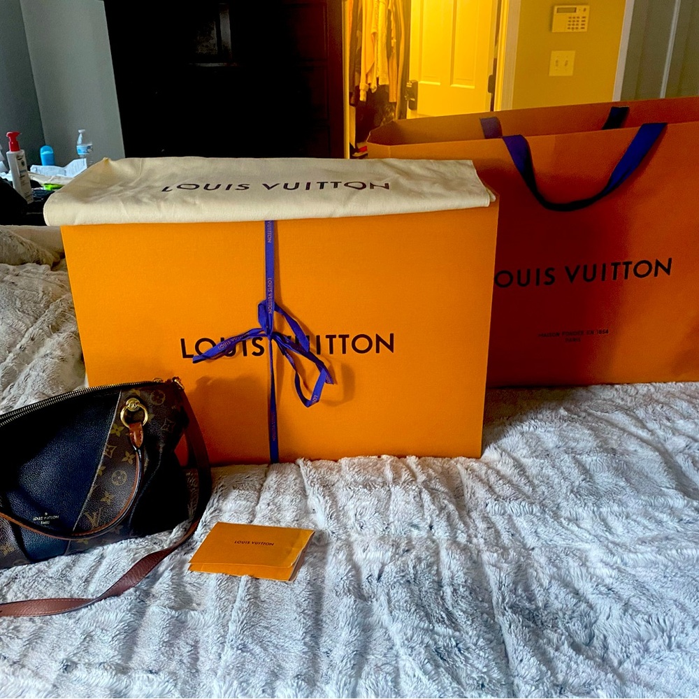 Louis Vuitton Tote MM MNG NOIR CARA perfect condition,dust bag, box,shopping bag